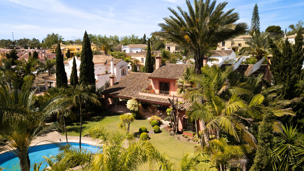 Se vende Villa - Chalet de 6 dormitorios en Costa Del Sol, Málaga, España