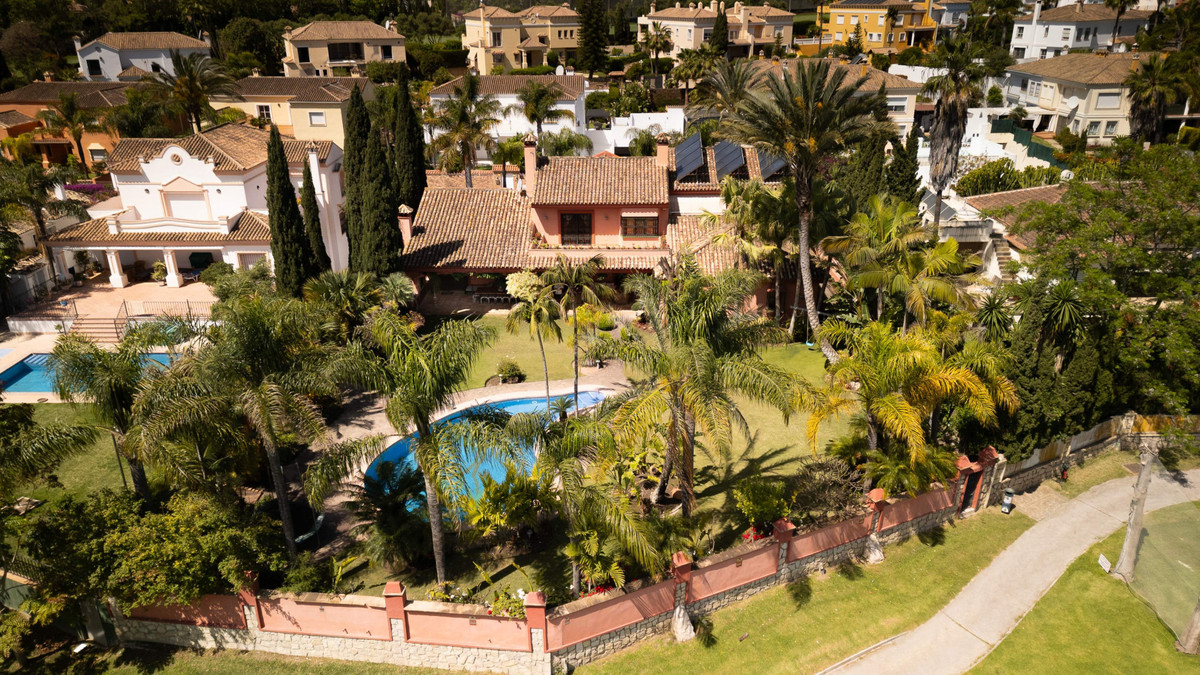Se vende Villa - Chalet de 6 dormitorios en Costa Del Sol, Málaga, España
