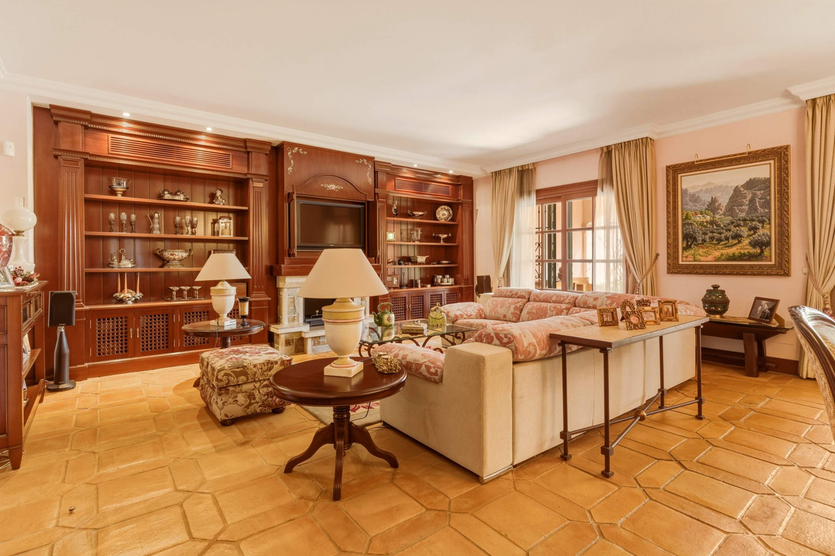 Se vende Villa - Chalet de 6 dormitorios en Costa Del Sol, Málaga, España