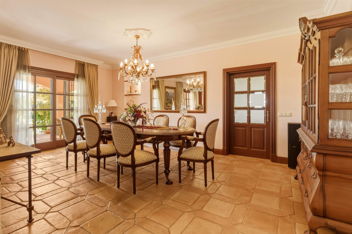 Se vende Villa - Chalet de 6 dormitorios en Costa Del Sol, Málaga, España
