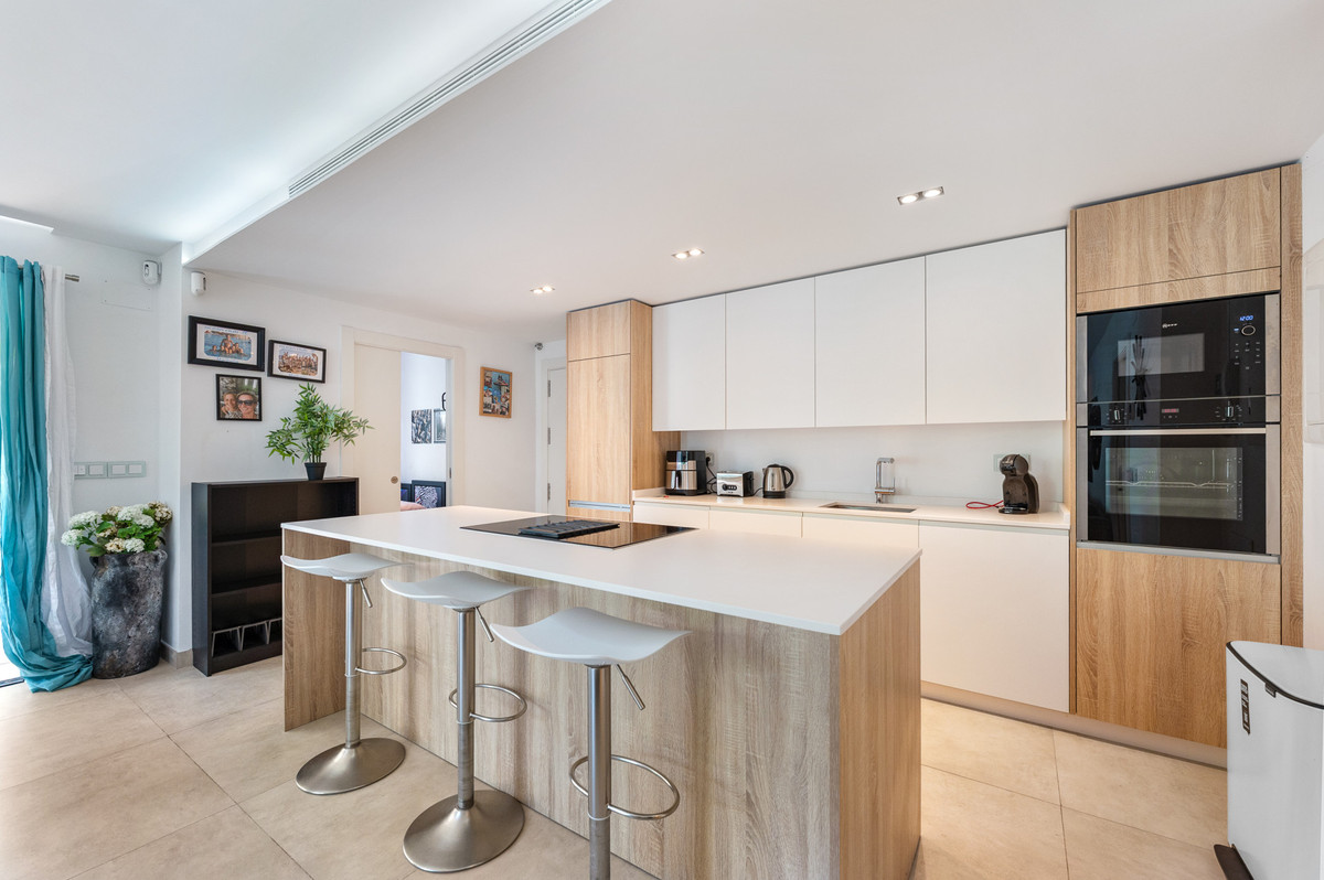 3 Bed Apartment for sale in Puerto Banús Costa Del Sol, Málaga, Spain