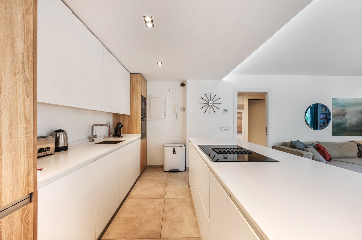 3 Bed Apartment for sale in Puerto Banús Costa Del Sol, Málaga, Spain