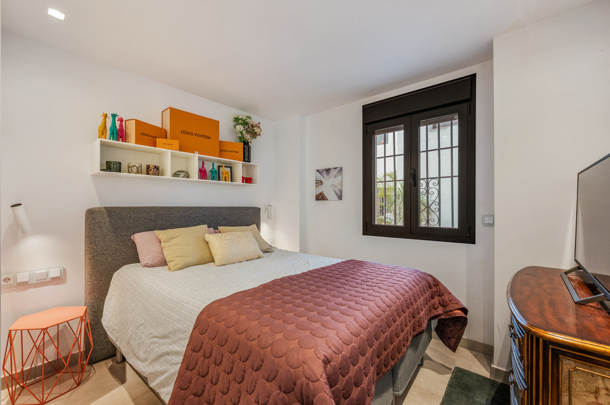 3 Bed Apartment for sale in Puerto Banús Costa Del Sol, Málaga, Spain