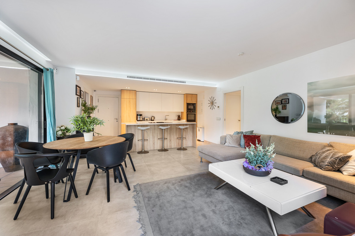 3 Bed Apartment for sale in Puerto Banús Costa Del Sol, Málaga, Spain