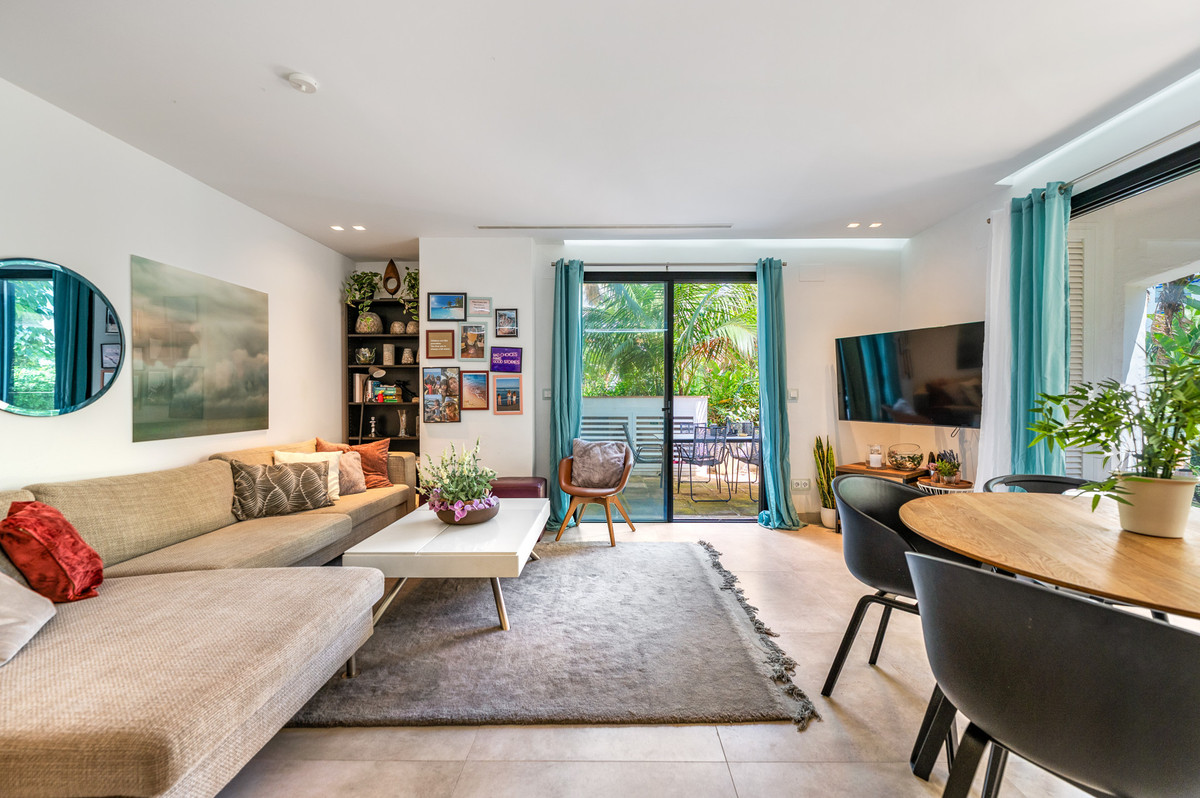 3 Bed Apartment for sale in Puerto Banús Costa Del Sol, Málaga, Spain