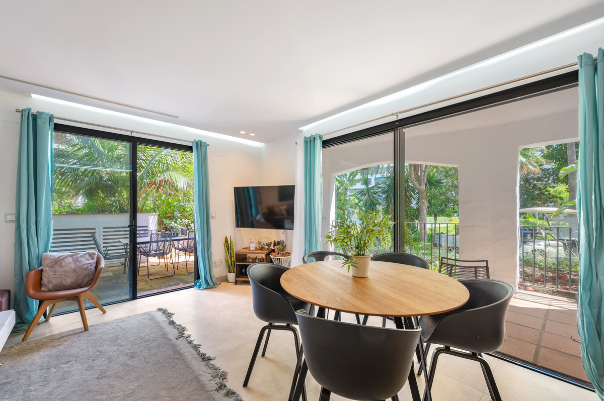 3 Bed Apartment for sale in Puerto Banús Costa Del Sol, Málaga, Spain