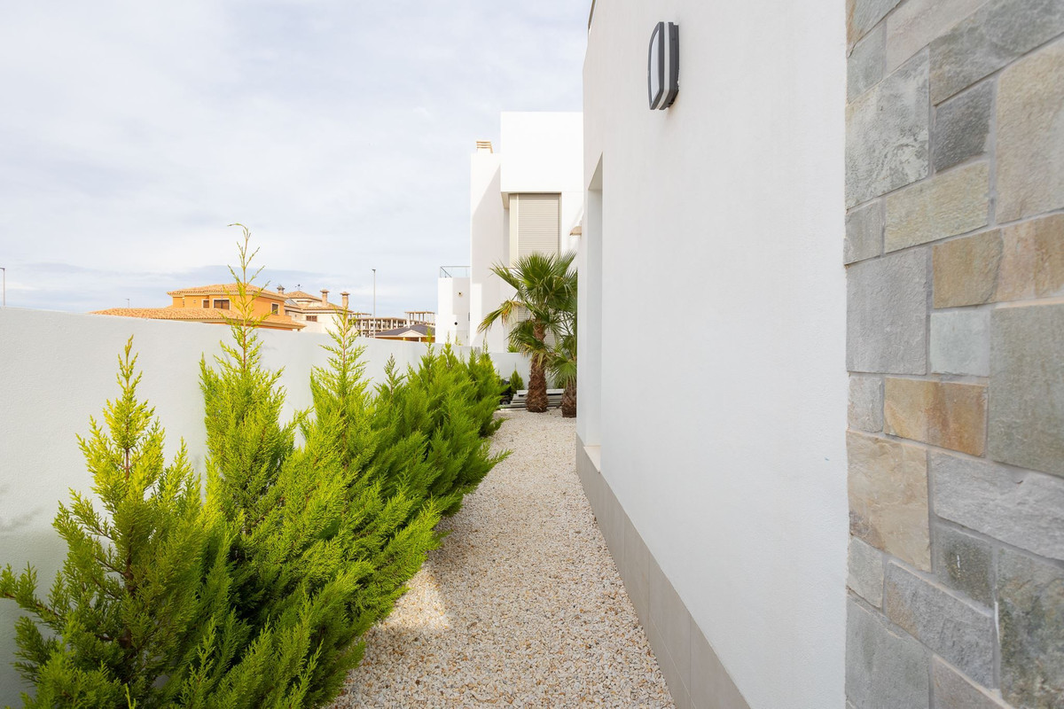 Se vende Villa - Chalet de 4 dormitorios en Costa Calida, Murcia, España