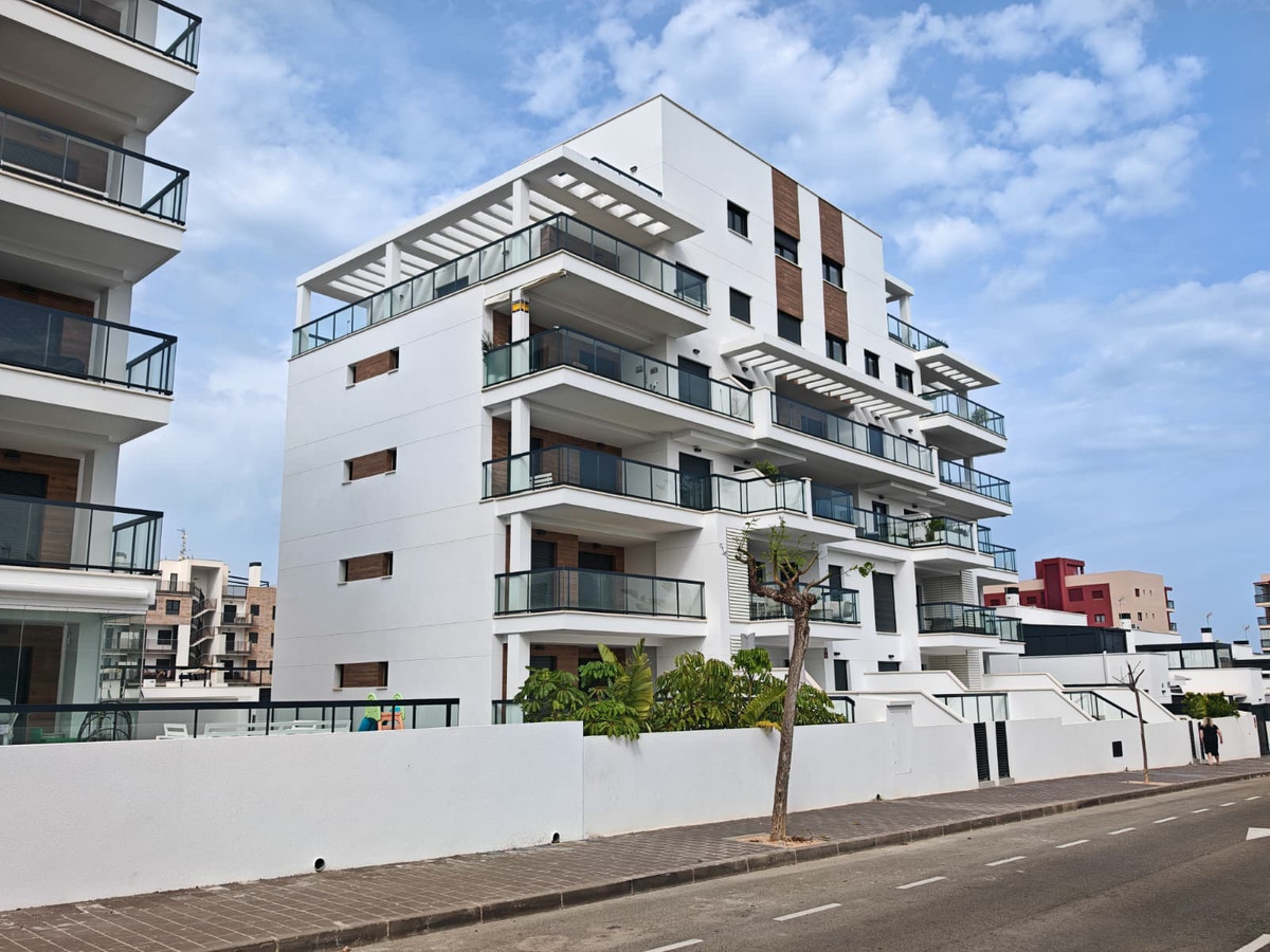 Se vende Apartamento Planta Media de 3 dormitorios en Costa Blanca, Alicante, España