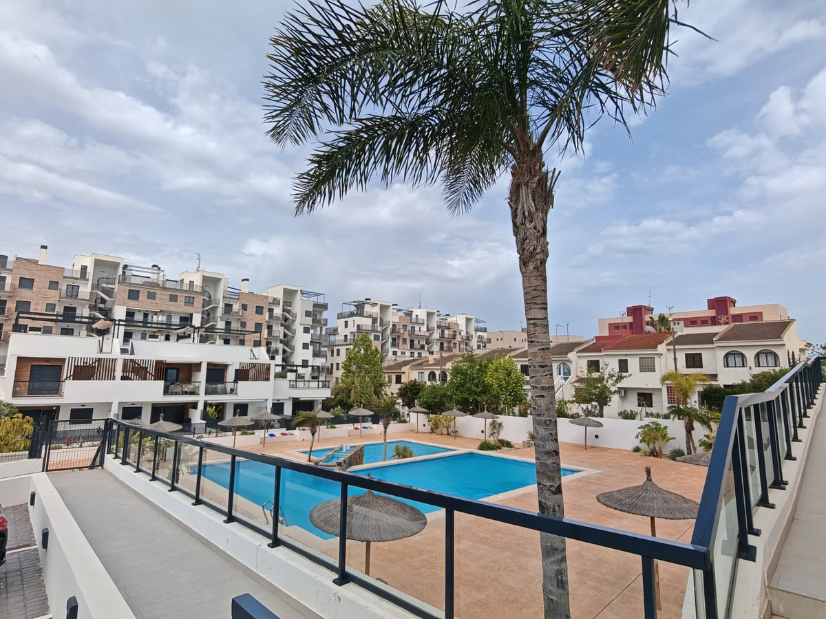 Se vende Apartamento Planta Media de 3 dormitorios en Costa Blanca, Alicante, España