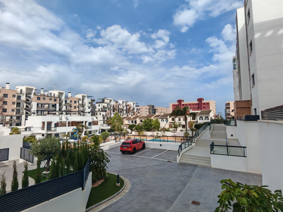 Se vende Apartamento Planta Media de 3 dormitorios en Costa Blanca, Alicante, España