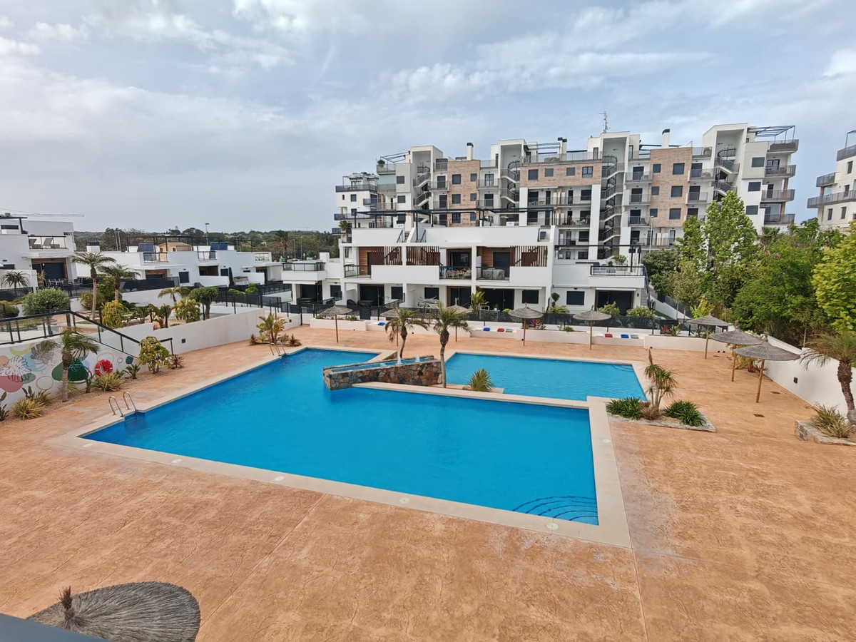 Se vende Apartamento Planta Media de 3 dormitorios en Costa Blanca, Alicante, España
