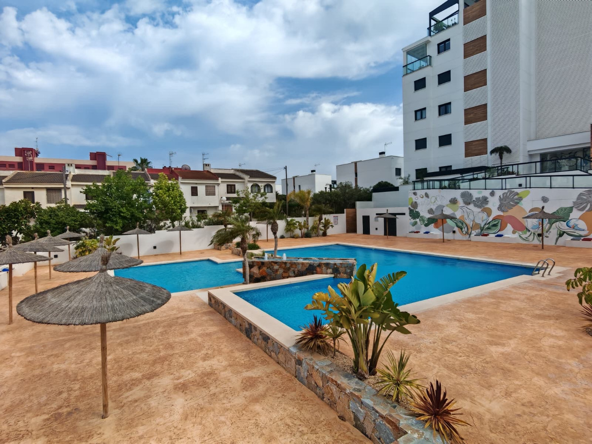 Se vende Apartamento Planta Media de 3 dormitorios en Costa Blanca, Alicante, España