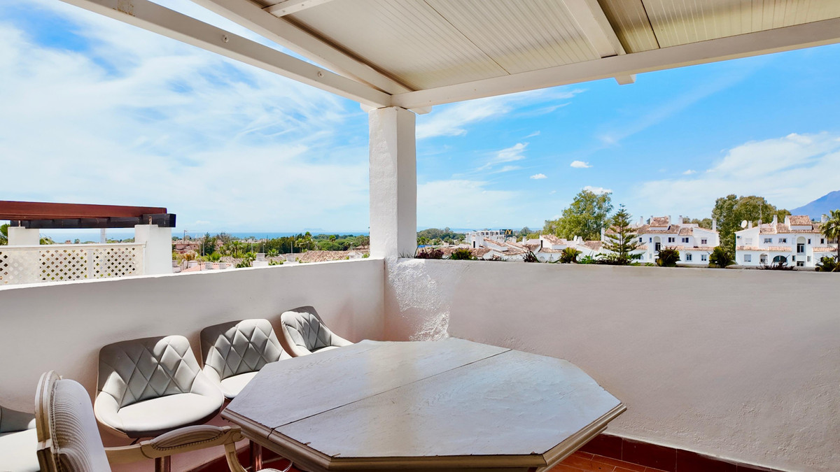 2 Bed Apartment for sale in Estepona Costa Del Sol, Málaga, Spain