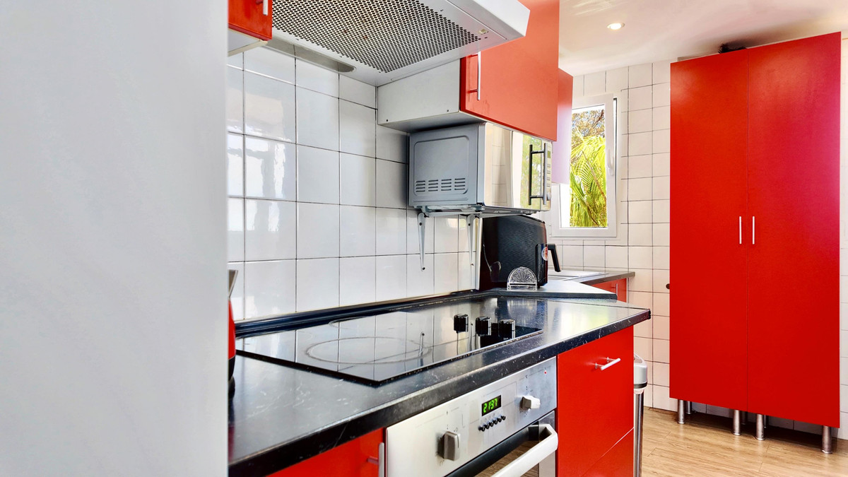 2 Bed Apartment for sale in Estepona Costa Del Sol, Málaga, Spain