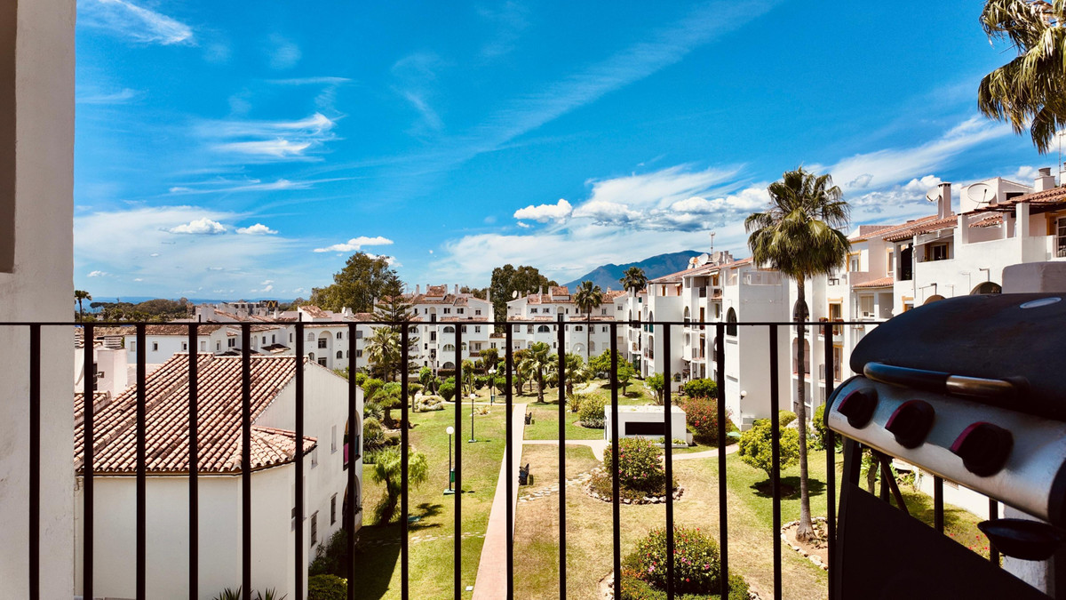 2 Bed Apartment for sale in Estepona Costa Del Sol, Málaga, Spain
