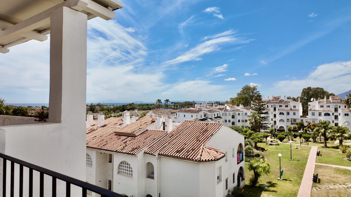 2 Bed Apartment for sale in Estepona Costa Del Sol, Málaga, Spain