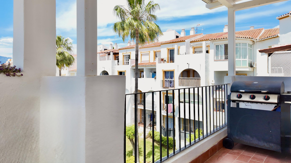 2 Bed Apartment for sale in Estepona Costa Del Sol, Málaga, Spain