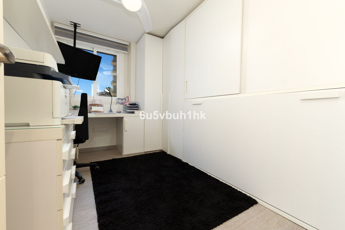 3 Bed Apartment for sale in Fuengirola Costa Del Sol, Málaga, Spain