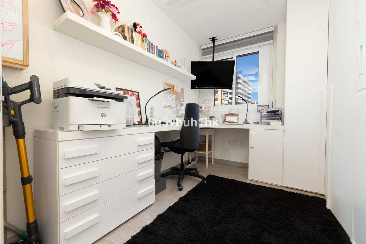 3 Bed Apartment for sale in Fuengirola Costa Del Sol, Málaga, Spain
