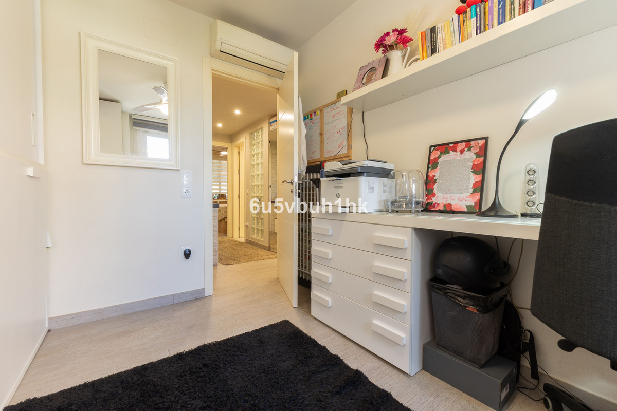 3 Bed Apartment for sale in Fuengirola Costa Del Sol, Málaga, Spain