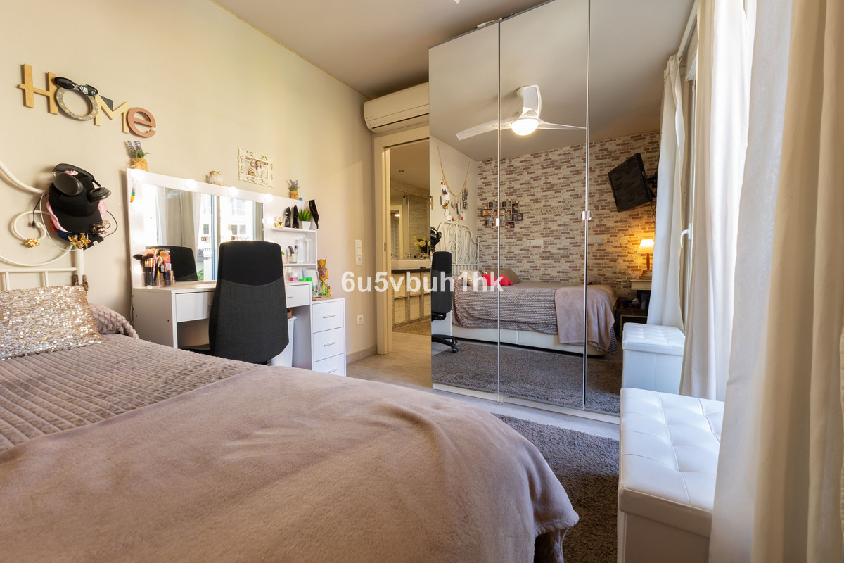 3 Bed Apartment for sale in Fuengirola Costa Del Sol, Málaga, Spain