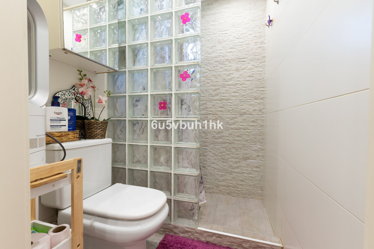 3 Bed Apartment for sale in Fuengirola Costa Del Sol, Málaga, Spain