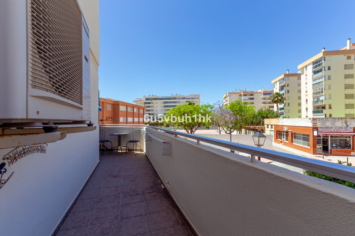3 Bed Apartment for sale in Fuengirola Costa Del Sol, Málaga, Spain
