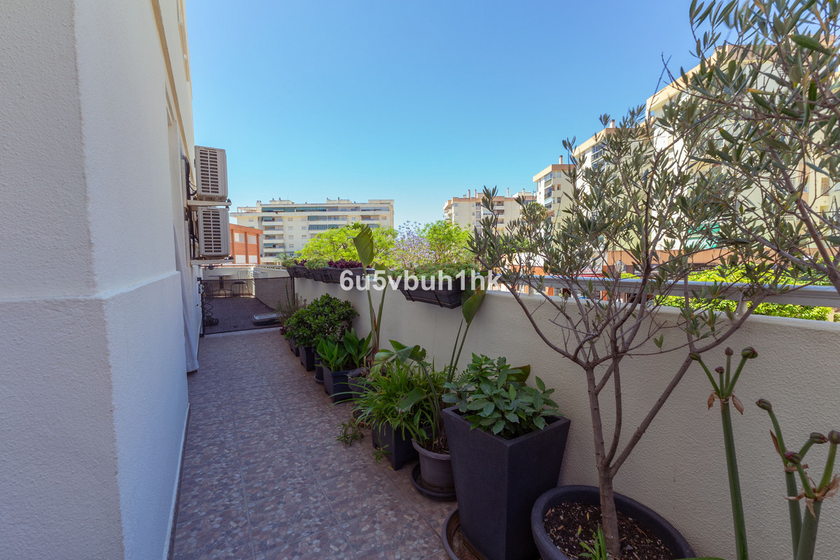 3 Bed Apartment for sale in Fuengirola Costa Del Sol, Málaga, Spain