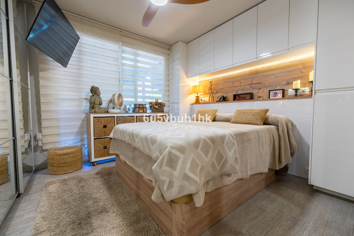 3 Bed Apartment for sale in Fuengirola Costa Del Sol, Málaga, Spain