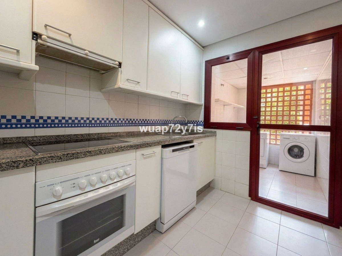 Se vende Apartamento Planta Baja de 2 dormitorios en Costa Del Sol, Málaga, España