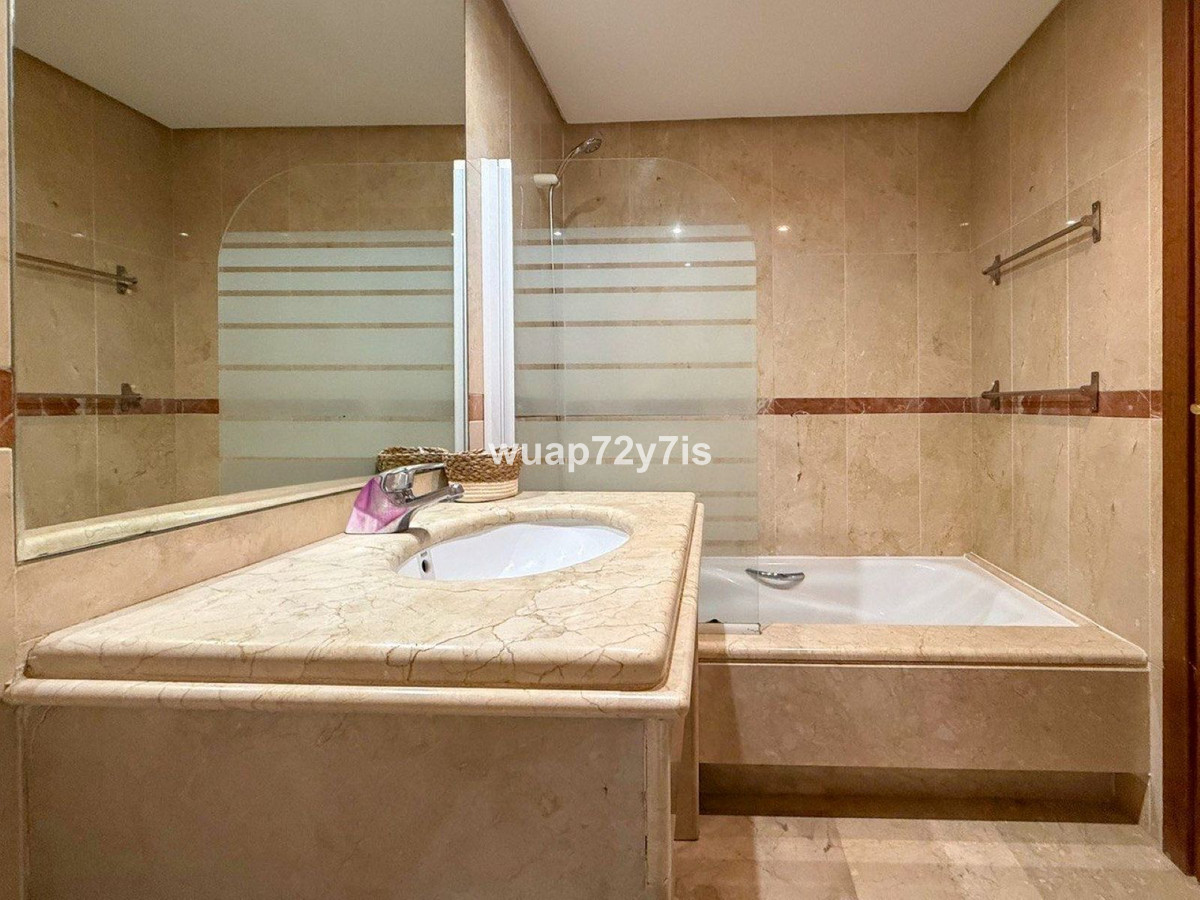 Se vende Apartamento Planta Baja de 2 dormitorios en Costa Del Sol, Málaga, España