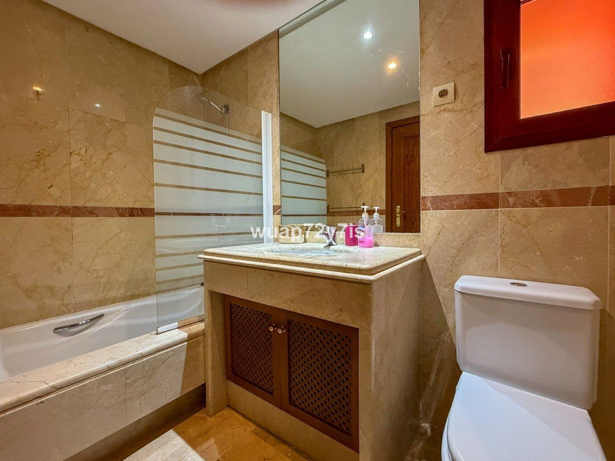 Se vende Apartamento Planta Baja de 2 dormitorios en Costa Del Sol, Málaga, España
