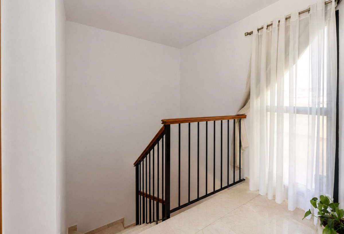 3 Bed Apartment for sale in Selwo Costa Del Sol, Málaga, Spain