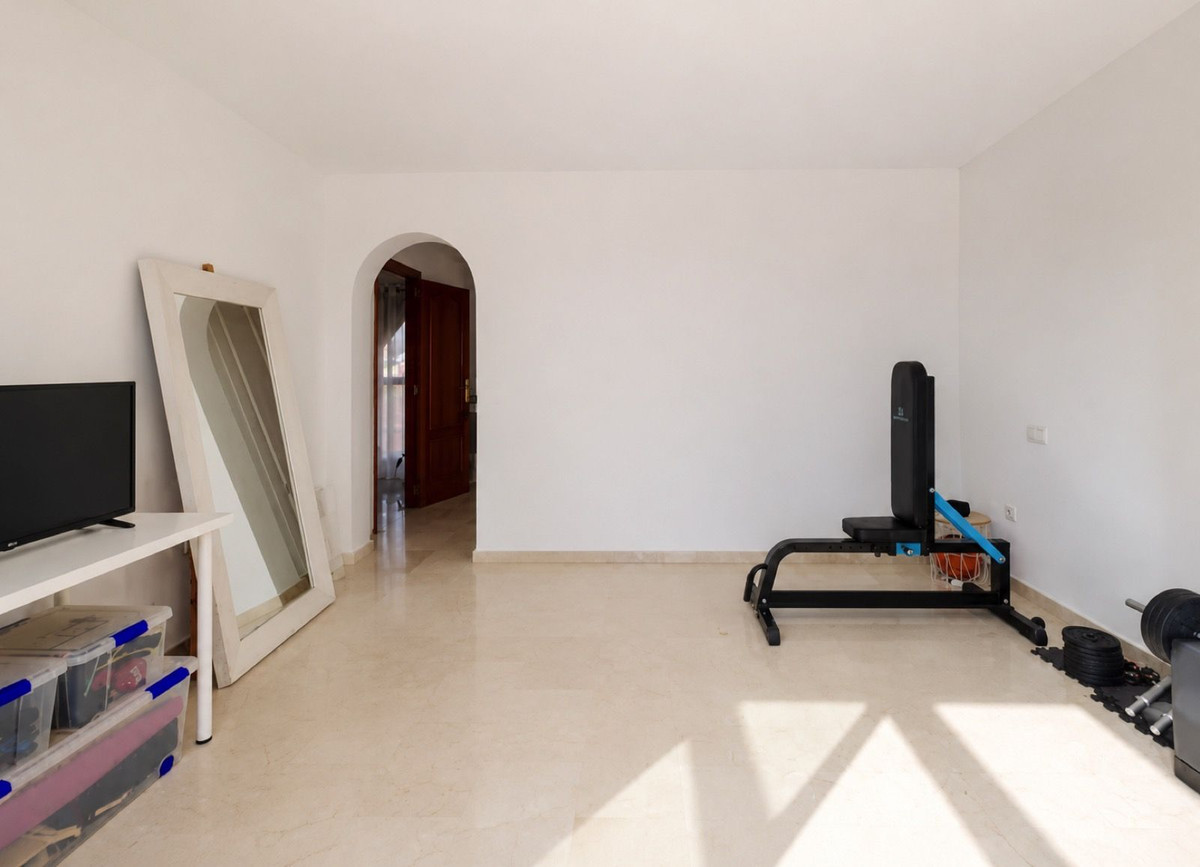 3 Bed Apartment for sale in Selwo Costa Del Sol, Málaga, Spain