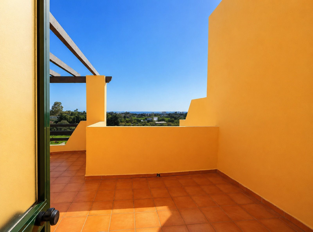 3 Bed Apartment for sale in Selwo Costa Del Sol, Málaga, Spain