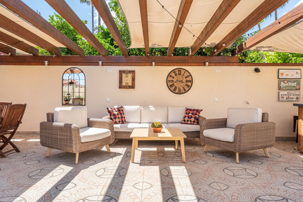 4 Bed Townhouse for sale in Sierrezuela Costa Del Sol, Málaga, Spain
