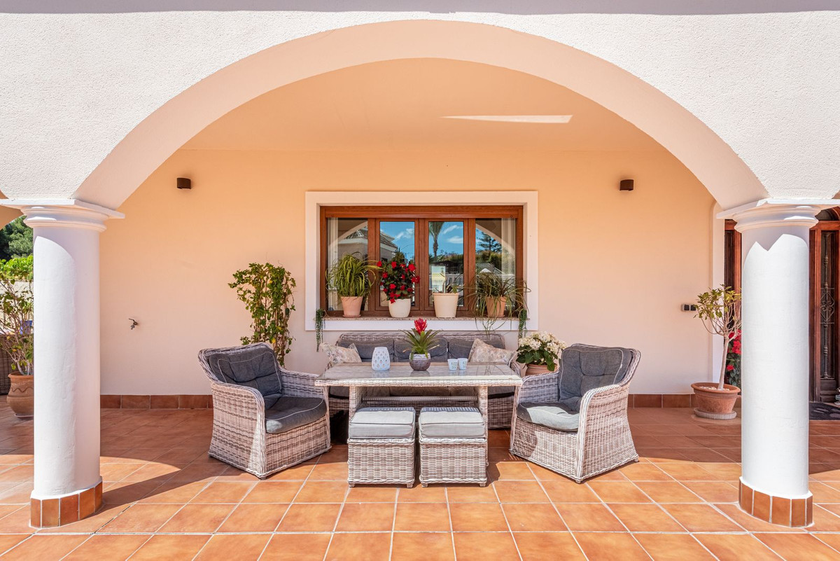 4 Bed Townhouse for sale in Sierrezuela Costa Del Sol, Málaga, Spain