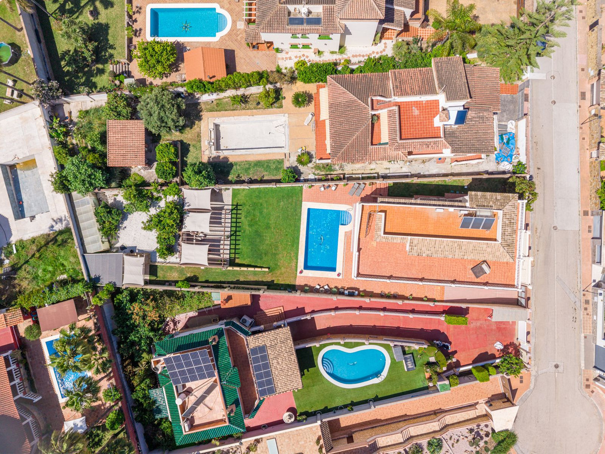 4 Bed Townhouse for sale in Sierrezuela Costa Del Sol, Málaga, Spain