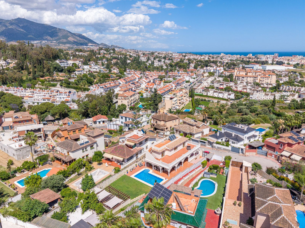 4 Bed Townhouse for sale in Sierrezuela Costa Del Sol, Málaga, Spain