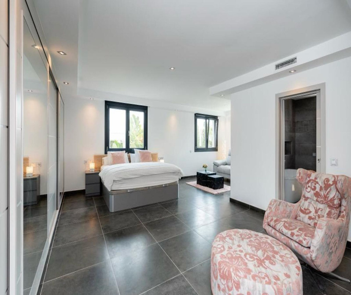 6 Bed Townhouse for sale in Marbella Costa Del Sol, Málaga, Spain