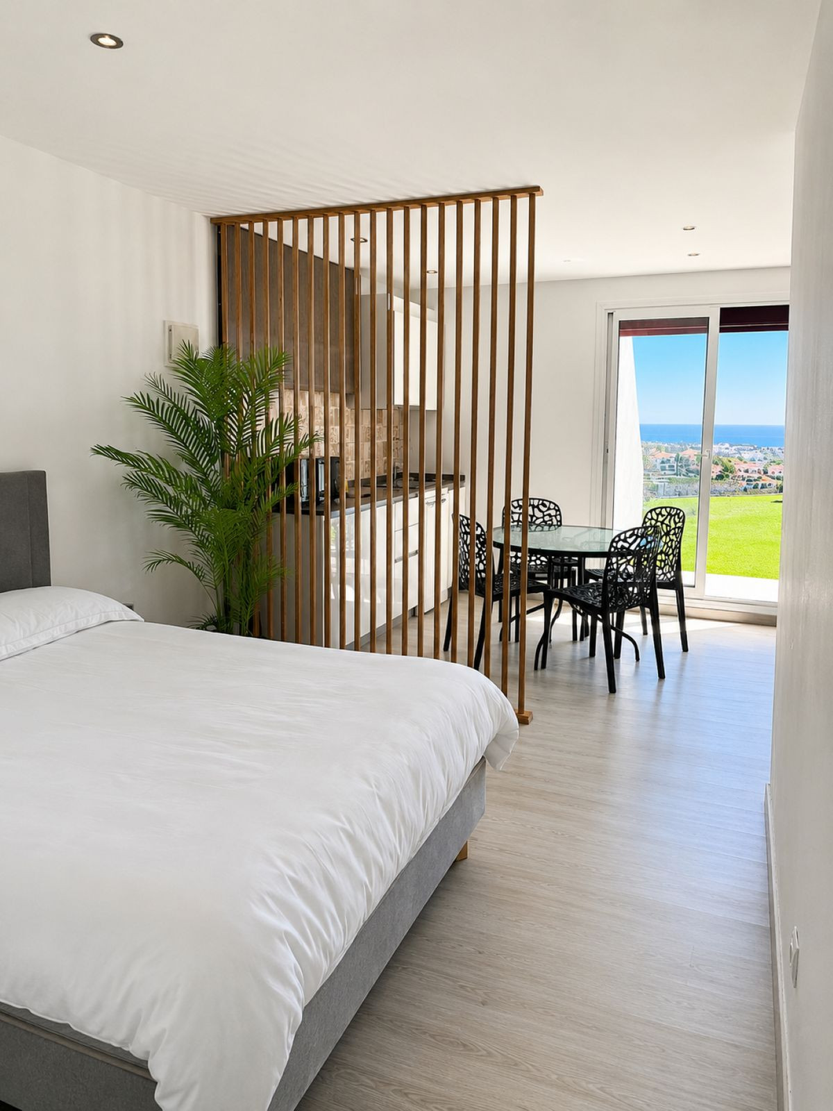 4 Bed Townhouse for sale in Benahavís Costa Del Sol, Málaga, Spain