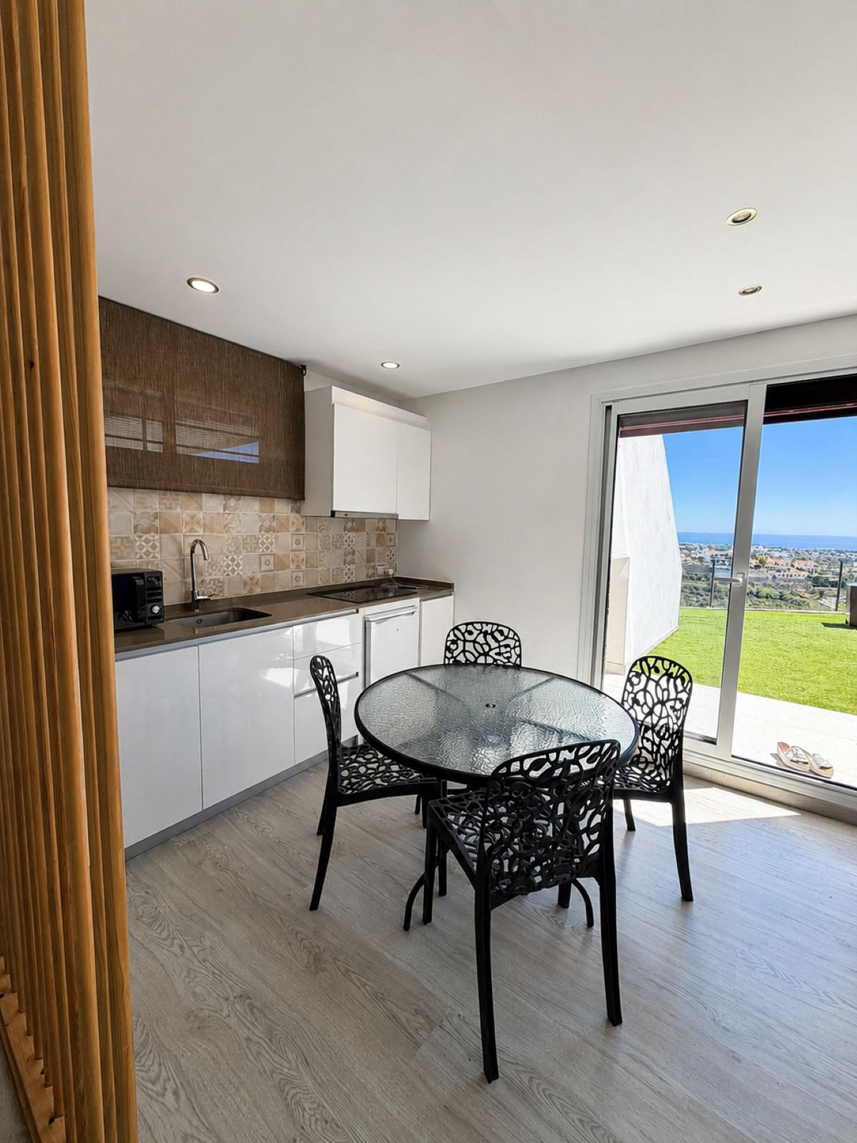 4 Bed Townhouse for sale in Benahavís Costa Del Sol, Málaga, Spain