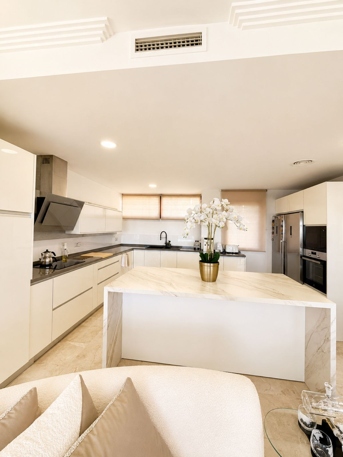 4 Bed Townhouse for sale in Benahavís Costa Del Sol, Málaga, Spain