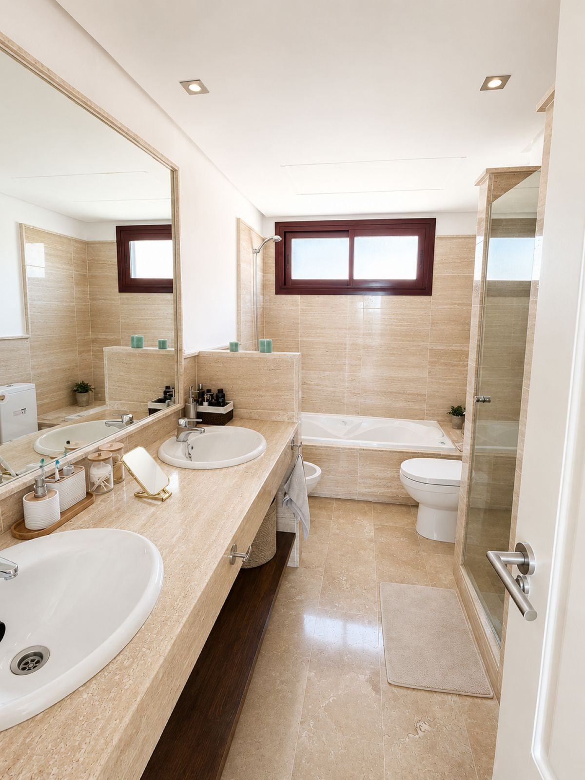 4 Bed Townhouse for sale in Benahavís Costa Del Sol, Málaga, Spain