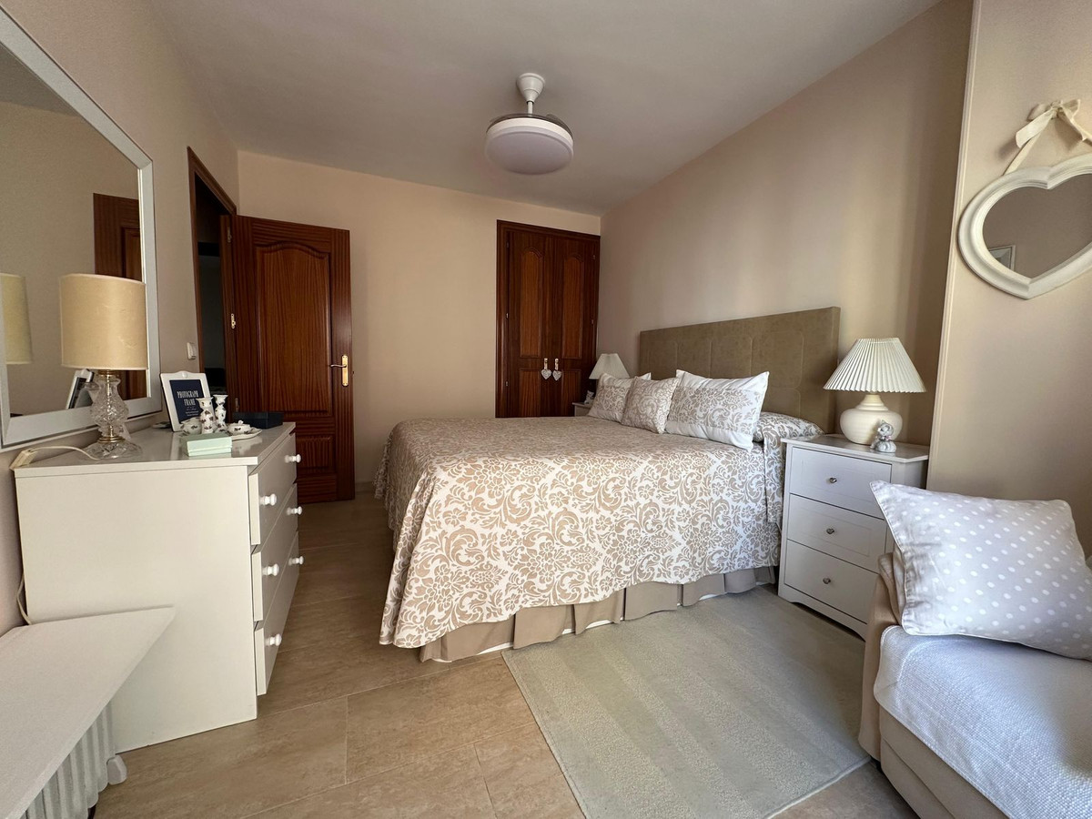 Se vende Apartamento Planta Media de 3 dormitorios en Costa Del Sol, Málaga, España