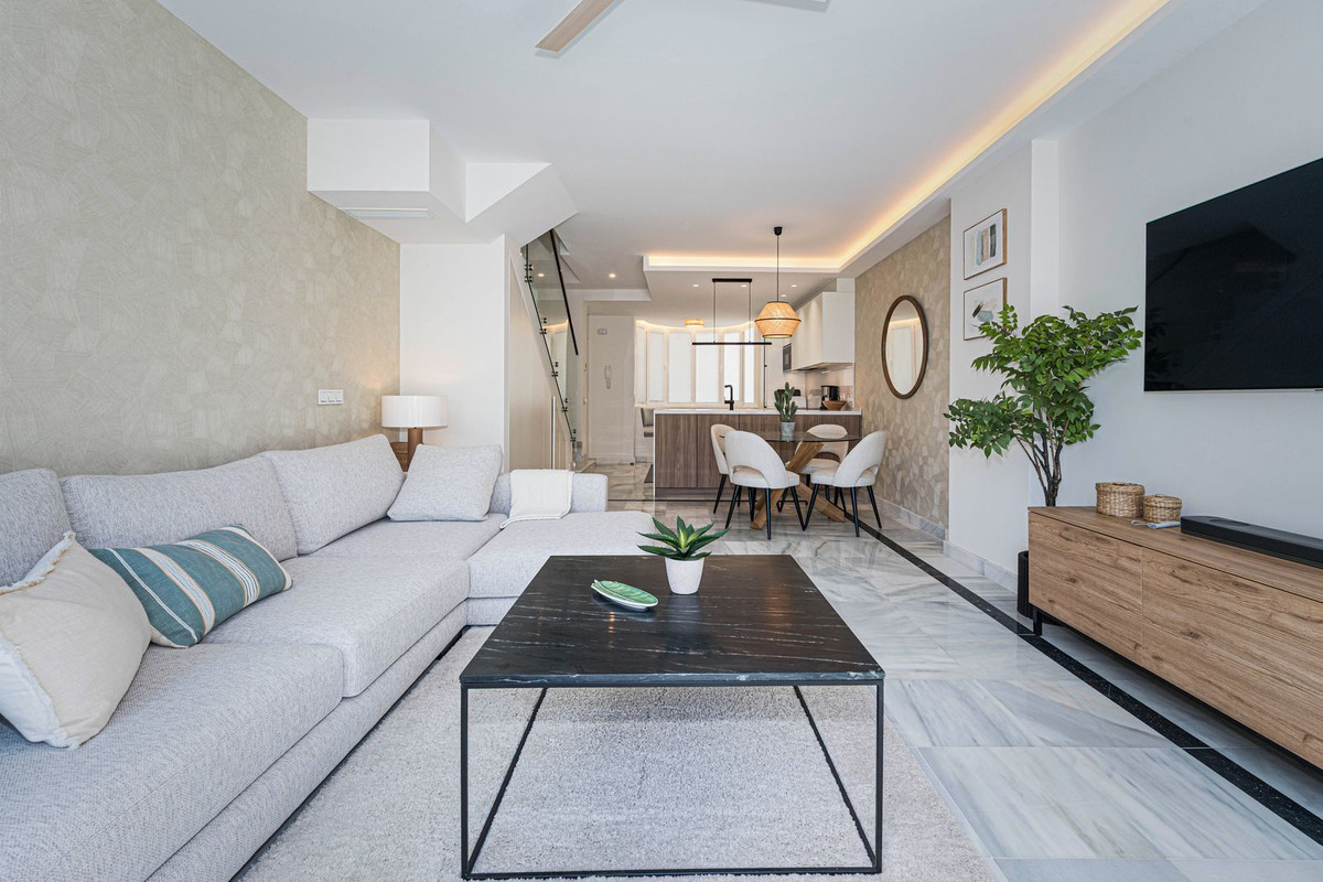 2 Bed Apartment for sale in Marbella Costa Del Sol, Málaga, Spain