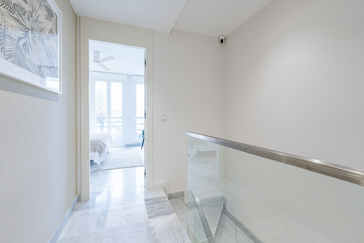 2 Bed Apartment for sale in Marbella Costa Del Sol, Málaga, Spain