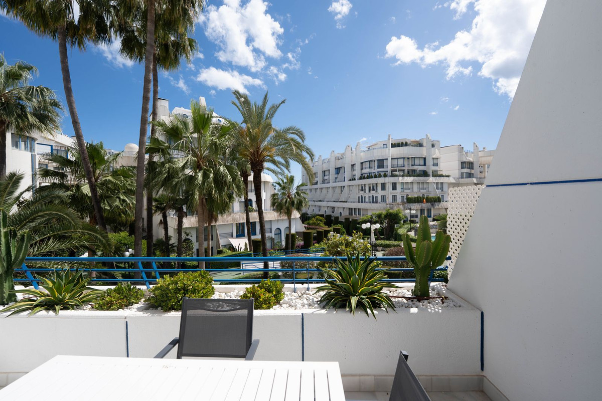 2 Bed Apartment for sale in Marbella Costa Del Sol, Málaga, Spain