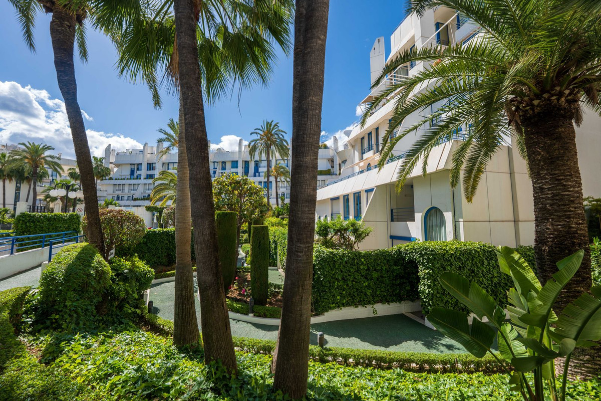 2 Bed Apartment for sale in Marbella Costa Del Sol, Málaga, Spain