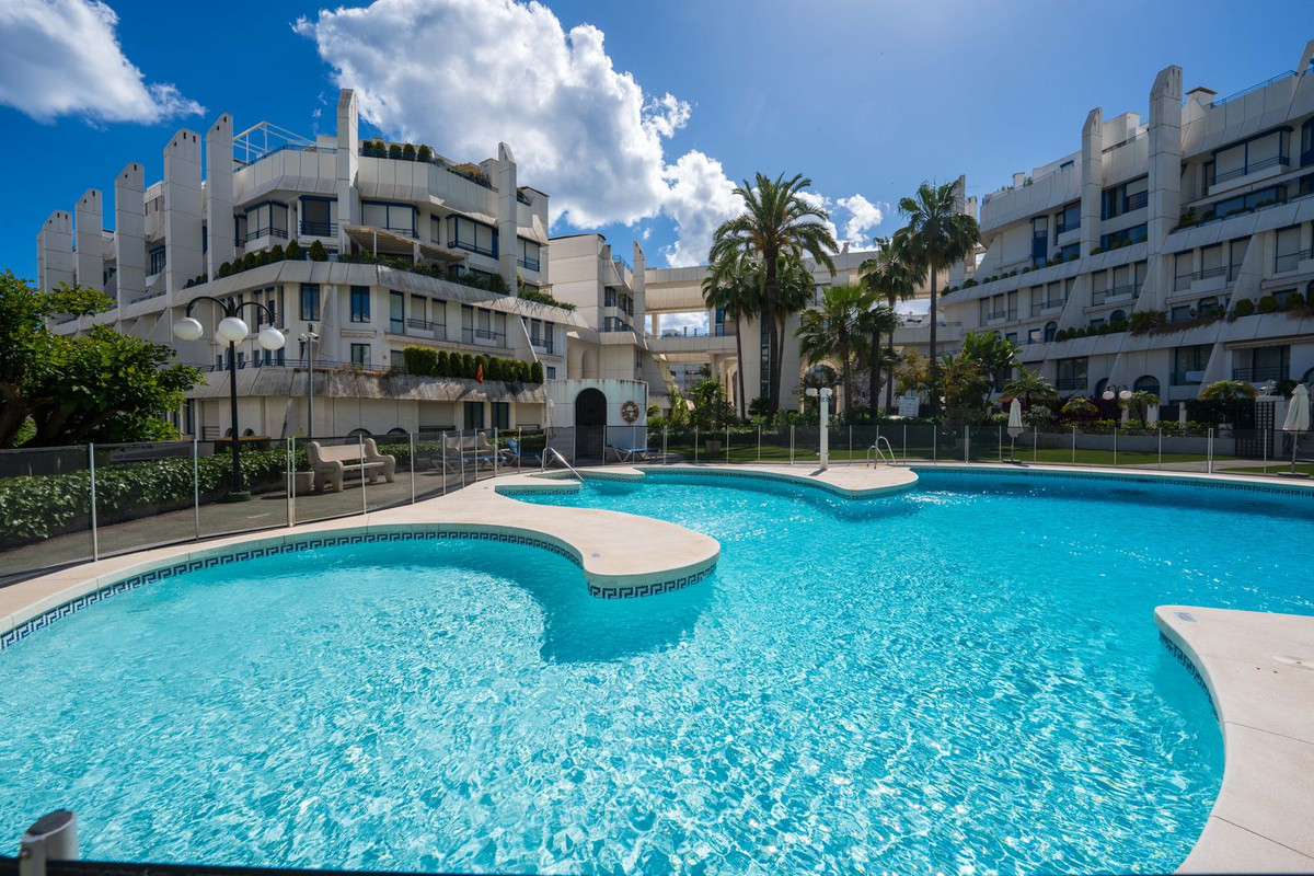 2 Bed Apartment for sale in Marbella Costa Del Sol, Málaga, Spain